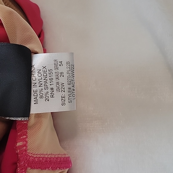 Swimsuit Plus-sized pink women's size 22W Active Control Technology - Picture 2 of 2